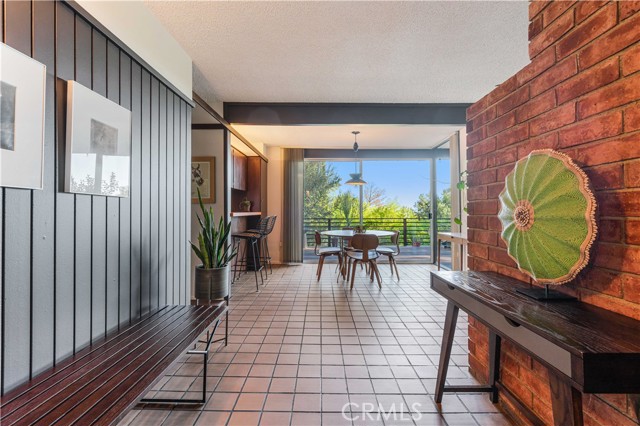 4380 Canyon Crest Road, Altadena CA: https://media.crmls.org/medias/4f2a8ec3-6d59-43c0-bb3c-b543bb57caea.jpg