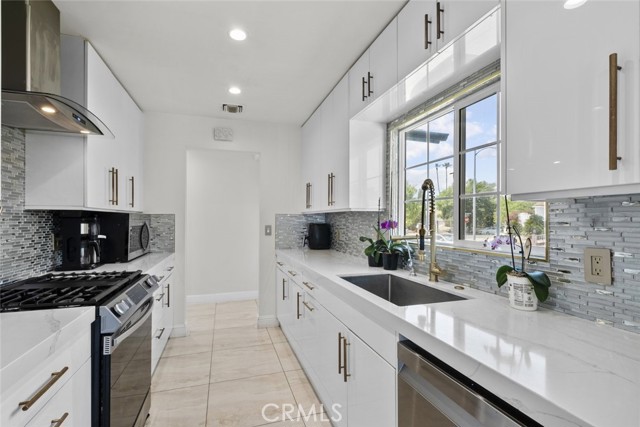 Detail Gallery Image 8 of 41 For 12628 Stagg St, North Hollywood,  CA 91605 - 4 Beds | 2 Baths