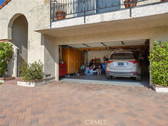 10634 Deering Avenue photo 40