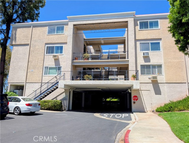 5499 Paseo Del Lago W, Laguna Woods CA: https://media.crmls.org/medias/4f2bd04b-9e6f-4ea2-b288-113dd6954a9b.jpg