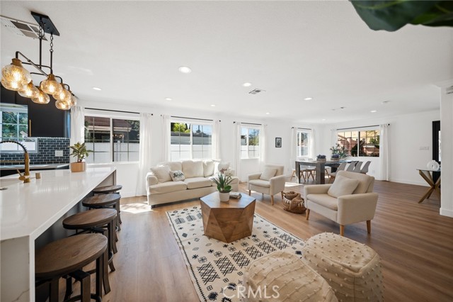 Detail Gallery Image 8 of 30 For 916 N Oxford Ave, Los Angeles,  CA 90029 - 4 Beds | 2/1 Baths