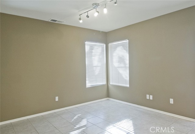 Detail Gallery Image 6 of 15 For 265 S Olive St, Anaheim,  CA 92805 - 3 Beds | 2/1 Baths
