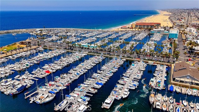 200 S Catalina Avenue, Redondo Beach CA: https://media.crmls.org/medias/4f2d529f-a297-4026-98c1-b17a4a0b7d91.jpg