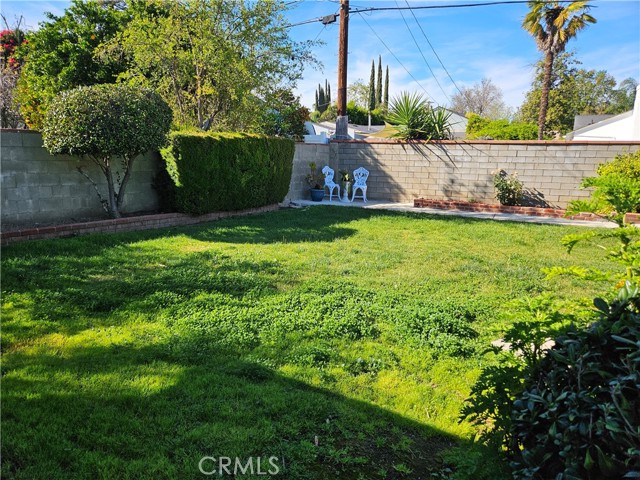 Detail Gallery Image 35 of 39 For 18237 Valley Vista Bld, Tarzana,  CA 91356 - 2 Beds | 1 Baths