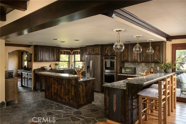 942 Lake Edge, Lake Arrowhead, CA 92352