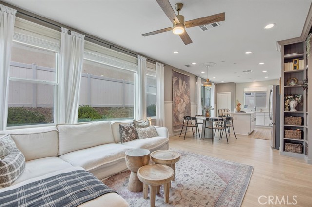 18147 Jupiter Lane, Saugus CA: https://media.crmls.org/medias/4f2f0e2c-9d51-4f5c-af1c-73b497e861de.jpg