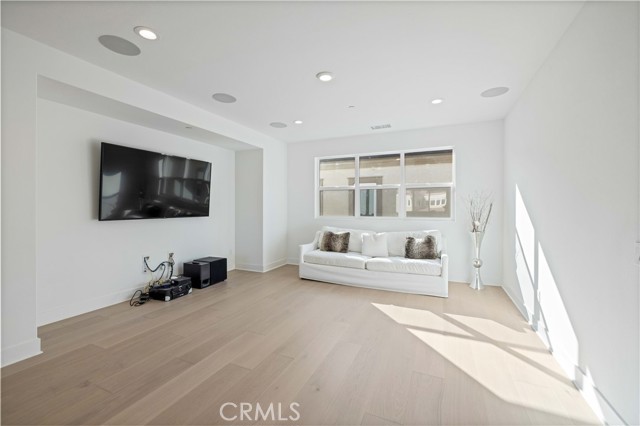 Detail Gallery Image 18 of 46 For 20644 W Deer Grass Ct, Porter Ranch,  CA 91326 - 5 Beds | 5/1 Baths