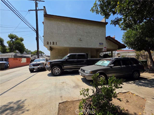 2121 El Paseo, Alhambra CA: https://media.crmls.org/medias/4f302694-798d-439c-ad57-2892b571fc47.jpg