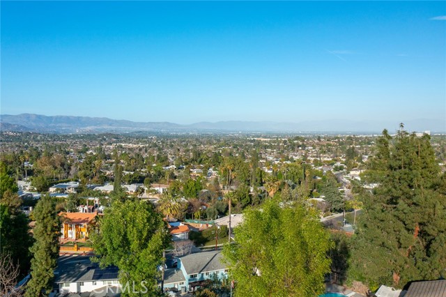 Detail Gallery Image 6 of 54 For 5630 Blanco Ave, Woodland Hills,  CA 91367 - 4 Beds | 4/1 Baths