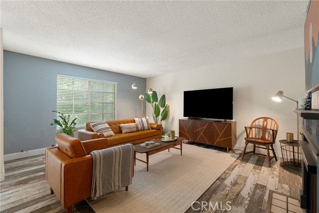 645 Pacific Avenue, Long Beach CA: https://media.crmls.org/medias/4f303cd0-aecc-4286-89e2-0bd8c9d06256.jpg