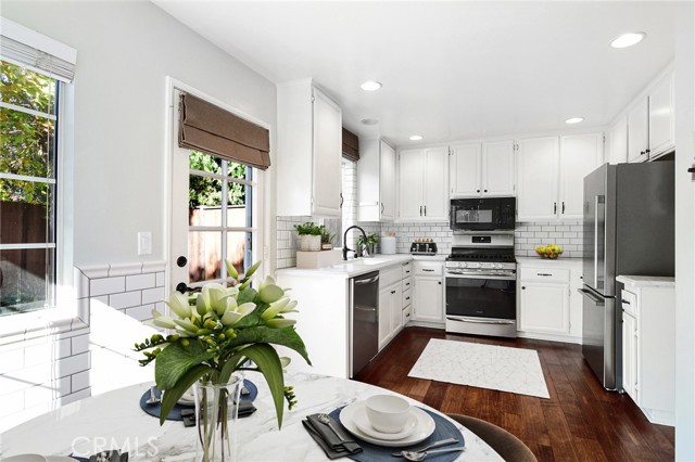 Detail Gallery Image 10 of 24 For 4325 Oak Glen, Calabasas,  CA 91302 - 3 Beds | 3 Baths