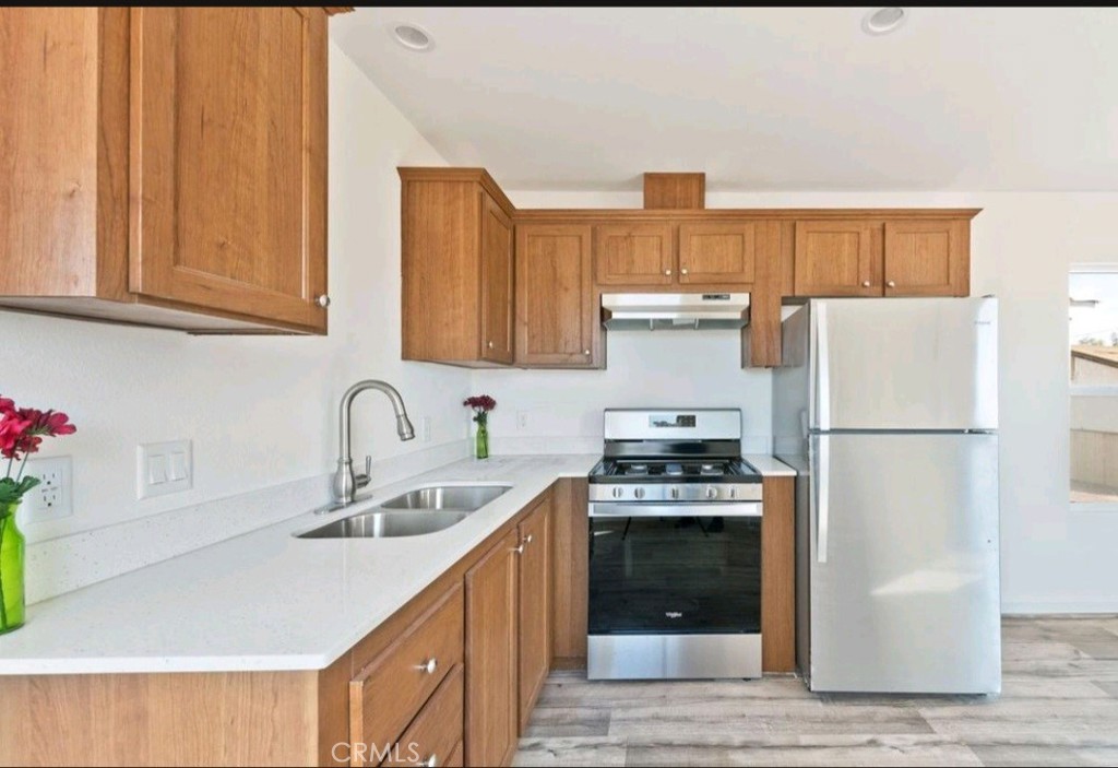 MLS #OC25250343 image #1