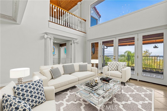 3916 Carnavon Way, Los Angeles CA: https://media.crmls.org/medias/4f312f55-1186-4914-8c4b-4bbdcb537b25.jpg