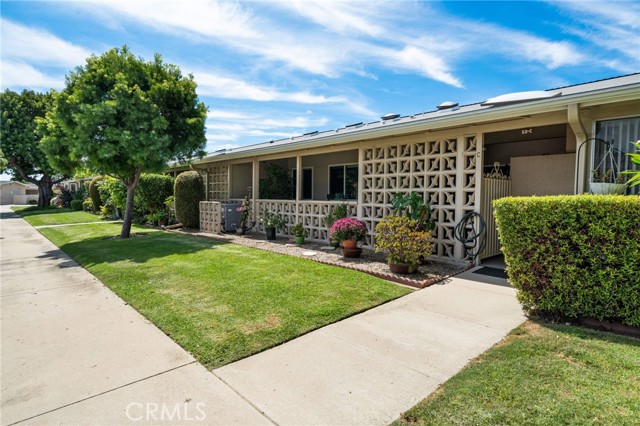 Detail Gallery Image 1 of 19 For 1761 Sunningdale Rd 50c,  Seal Beach,  CA 90740 - 2 Beds | 1 Baths