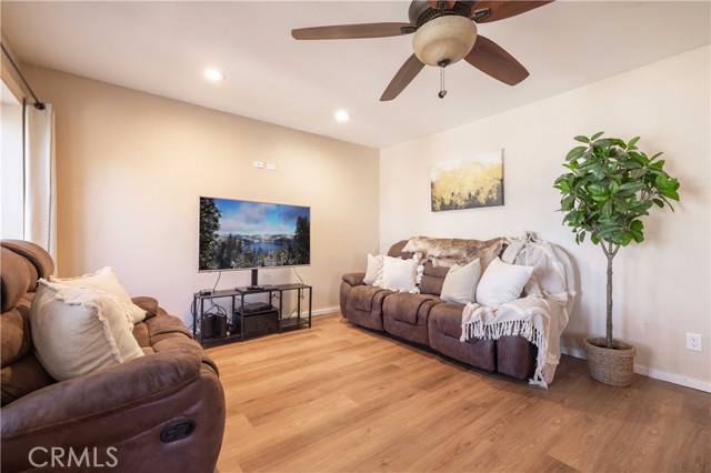 Detail Gallery Image 6 of 27 For 40177 Lakeview, Big Bear Lake,  CA 92315 - 3 Beds | 2 Baths