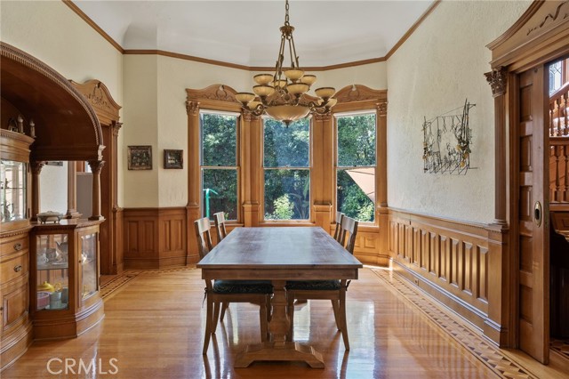 405 W Olive Avenue, Redlands CA: https://media.crmls.org/medias/4f32d7d4-dd3d-4218-9e60-bb257a031af6.jpg