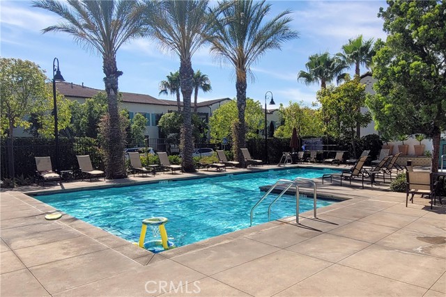 651 E Valencia Street, Anaheim CA: https://media.crmls.org/medias/4f33d2ed-c1ba-4a9d-9903-007bf261fa1e.jpg