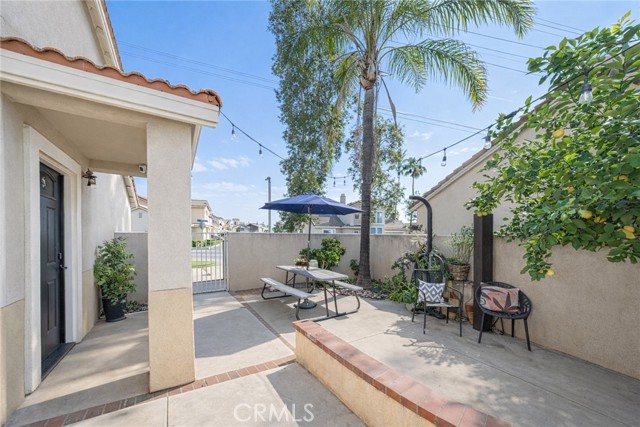 Detail Gallery Image 3 of 27 For 717 North Angeleno Avenue, Azusa,  CA 91702 - 4 Beds | 2/1 Baths