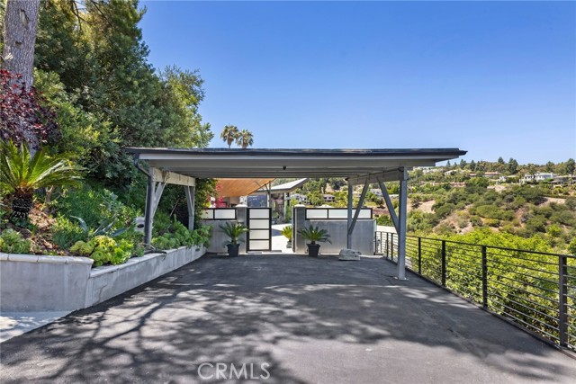 Detail Gallery Image 16 of 19 For 3655 Glenridge, Sherman Oaks,  CA 91423 - 3 Beds | 3 Baths