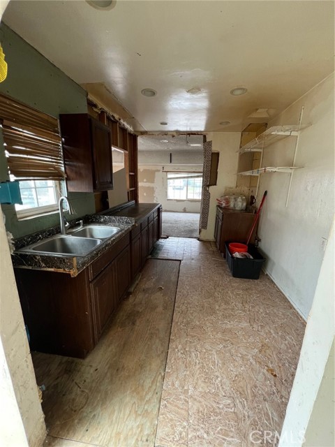 Detail Gallery Image 5 of 14 For 14016 S Albertson Ave, Compton,  CA 90222 - 3 Beds | 1 Baths