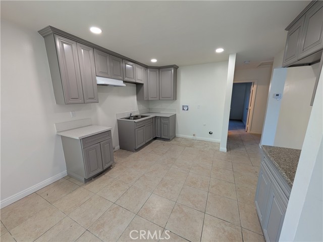 Detail Gallery Image 3 of 5 For 129 E Locust St, Ontario,  CA 91761 - 2 Beds | 1 Baths
