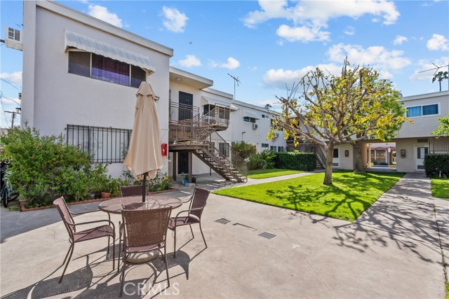 Detail Gallery Image 6 of 26 For 7137 Coldwater Canyon Ave #10,  North Hollywood,  CA 91605 - 2 Beds | 1 Baths