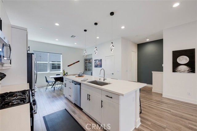 Detail Gallery Image 17 of 48 For 987 E Mason Ln #130,  Anaheim,  CA 92805 - 4 Beds | 3/1 Baths