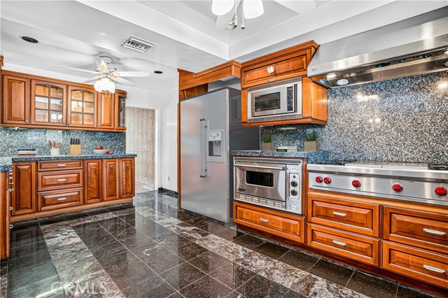 17558 Lahey Street, Granada Hills CA: https://media.crmls.org/medias/4f3721cb-386d-4087-84fa-e46f66256eb3.jpg