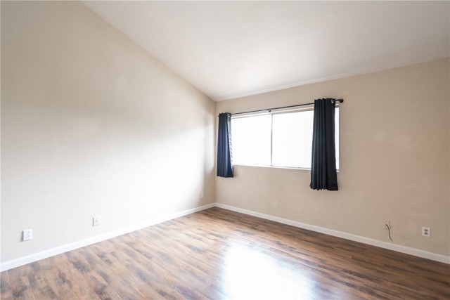 1266 Ramona Drive, Newbury Park CA: https://media.crmls.org/medias/4f387a01-c9fb-4a76-aec7-e5dca73f44ee.jpg