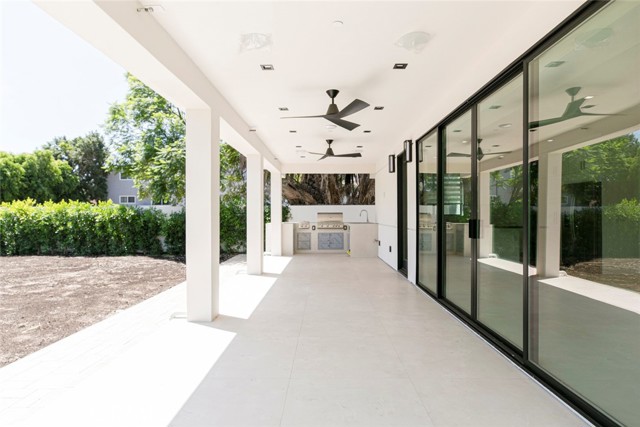 6426 Varna Avenue, Van Nuys CA: https://media.crmls.org/medias/4f3912ca-dd38-41b7-9691-cbbe8b86580e.jpg