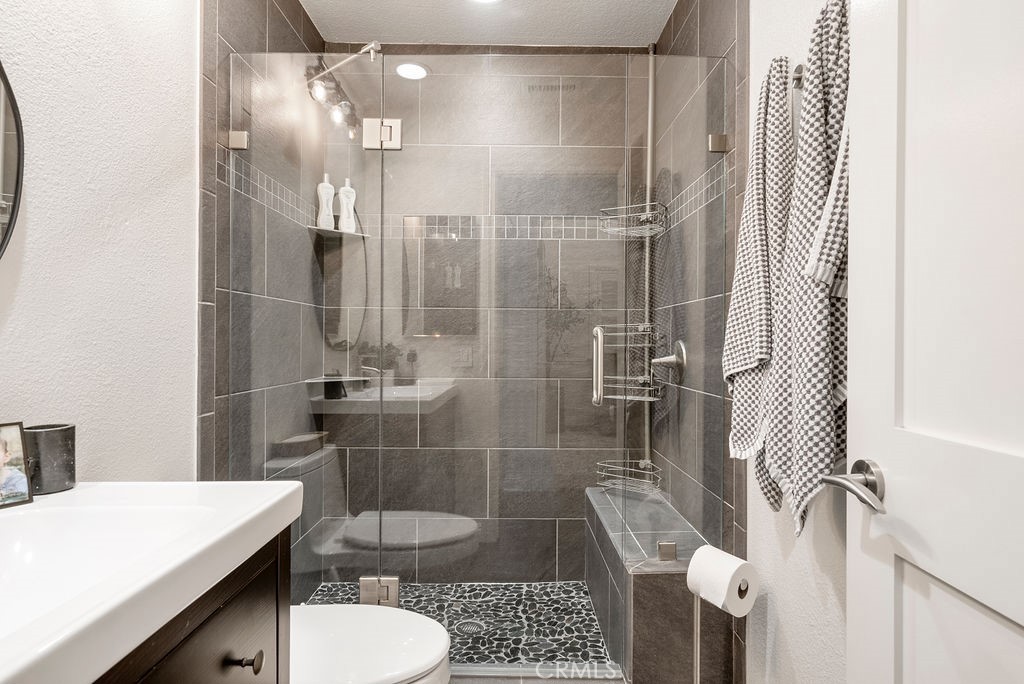 https://media.crmls.org/medias/4f392703-fdc6-4893-9b55-b684a772f425.jpg?preset=X-Large