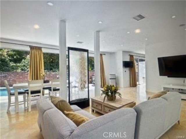 Detail Gallery Image 21 of 25 For 5353 Shirley Ave, Tarzana,  CA 91316 - 5 Beds | 4 Baths