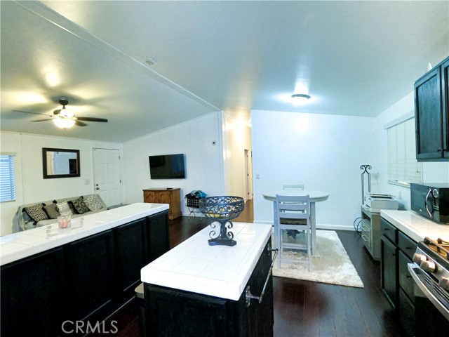 Detail Gallery Image 9 of 22 For 3701 Fillmore St #2,  Riverside,  CA 92505 - 3 Beds | 2 Baths