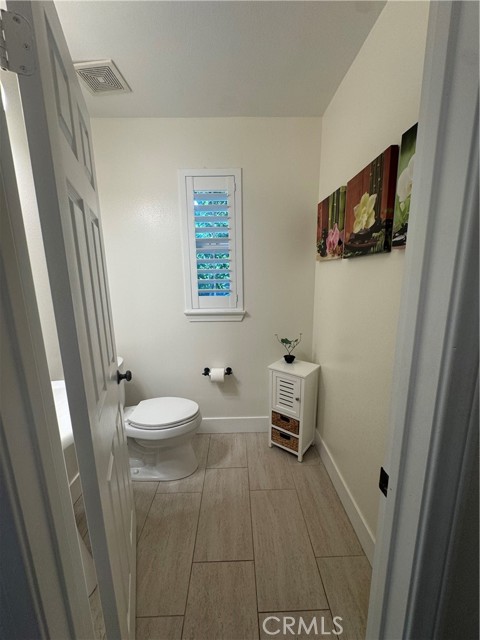 120 Jadestone, Irvine CA: https://media.crmls.org/medias/4f39be1f-f485-4494-9e06-8c5e765bee3a.jpg