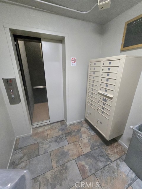 Detail Gallery Image 24 of 26 For 14347 Albers St #301,  Sherman Oaks,  CA 91401 - 2 Beds | 2 Baths