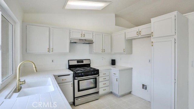 Detail Gallery Image 10 of 14 For 4623 San Benito St, San Bernardino,  CA 92407 - 4 Beds | 2 Baths