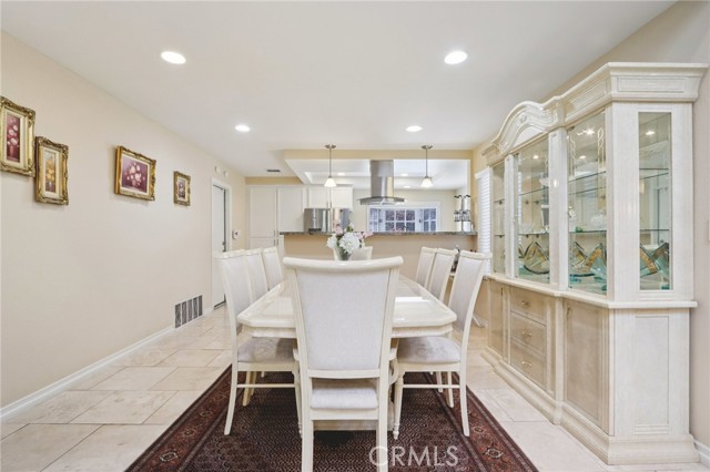 Detail Gallery Image 11 of 35 For 21811 Merridy St, Chatsworth,  CA 91311 - 2 Beds | 2 Baths