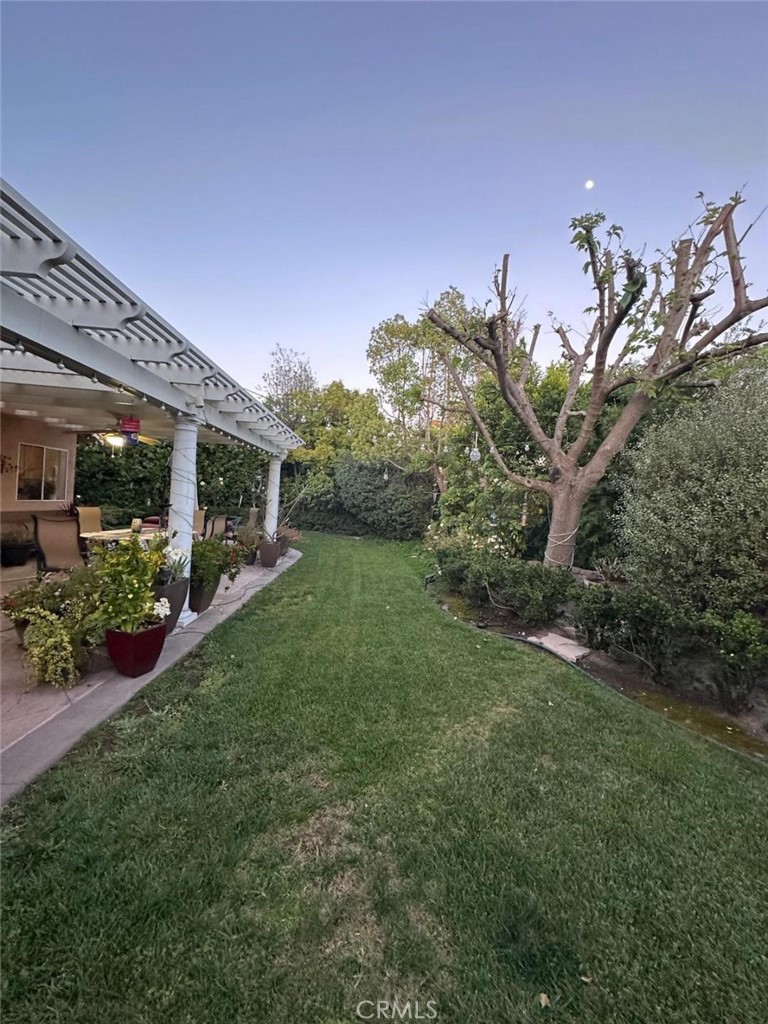 https://media.crmls.org/medias/4f3d05a3-6461-4498-8718-bc067a3aa519.jpg?preset=X-Large