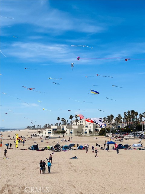 117 Alabama Street, Huntington Beach CA: https://media.crmls.org/medias/4f3eaa92-8b41-4277-b208-44687dcbeee1.jpg