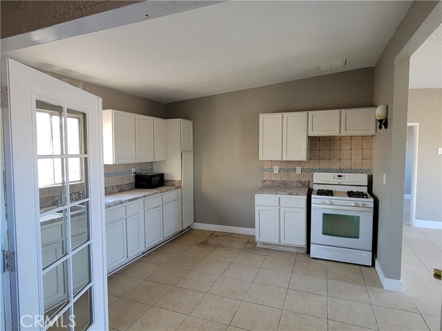 Detail Gallery Image 7 of 26 For 12079 Sand Ave, Adelanto,  CA 92301 - 2 Beds | 1 Baths