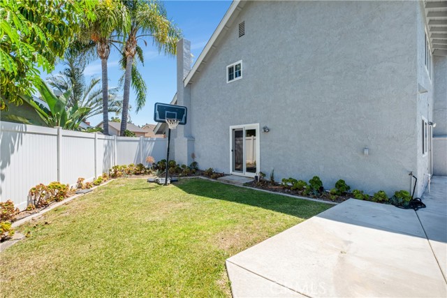 7 Hancock, Irvine CA: https://media.crmls.org/medias/4f4053d4-8454-4ab7-a0c8-f73f85077033.jpg