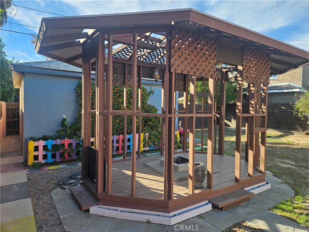 https://media.crmls.org/medias/4f405807-17ec-4c67-a26c-9454d30b130c.jpg?preset=X-Large