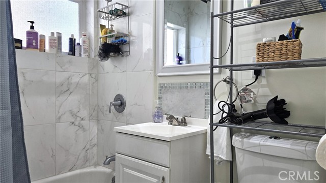 Detail Gallery Image 23 of 29 For 6704 Rhea Ave, Reseda,  CA 91335 - 3 Beds | 2 Baths