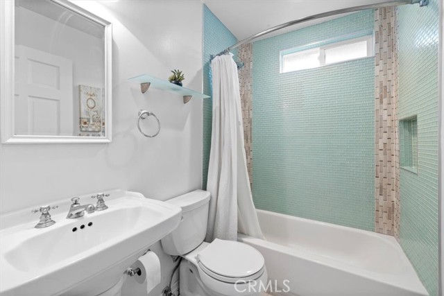 2nd bathroom