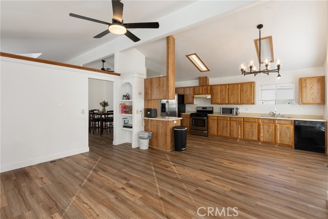 Detail Gallery Image 7 of 20 For 23301 Ridge Route Dr #26,  Laguna Hills,  CA 92653 - 3 Beds | 2 Baths