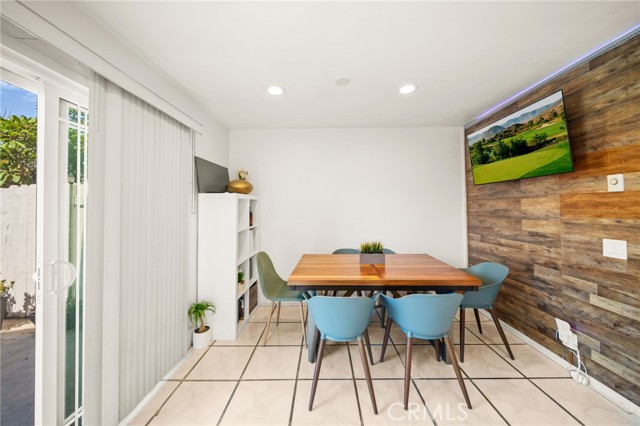 Detail Gallery Image 9 of 27 For 2921 S Sycamore St #E,  Santa Ana,  CA 92707 - 3 Beds | 1/1 Baths