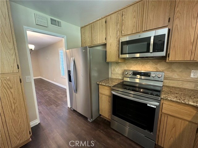 Detail Gallery Image 11 of 24 For 5982 Amberdale Dr, Yorba Linda,  CA 92886 - 3 Beds | 2 Baths
