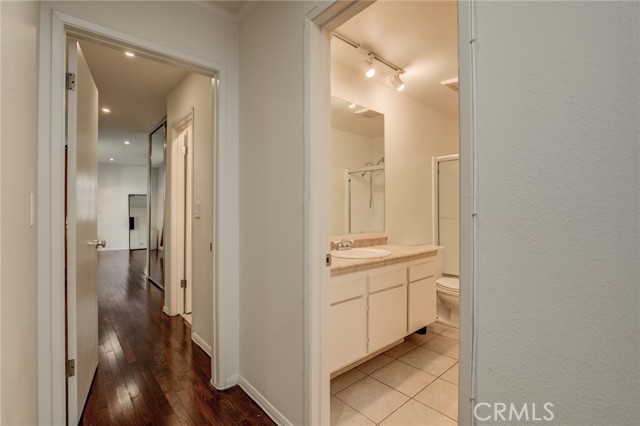 Detail Gallery Image 23 of 44 For 8400 De Longpre Ave #205,  West Hollywood,  CA 90069 - 2 Beds | 2 Baths
