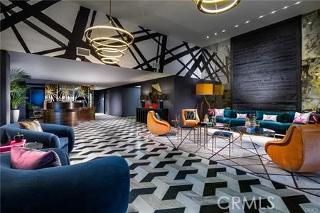 1050 S Grand Avenue, Los Angeles CA: https://media.crmls.org/medias/4f424d7f-d354-4ff0-86cc-23777ea26631.jpg