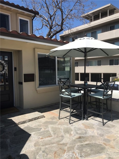 Detail Gallery Image 26 of 29 For 75 Claremont, Long Beach,  CA 90803 - 4 Beds | 4 Baths